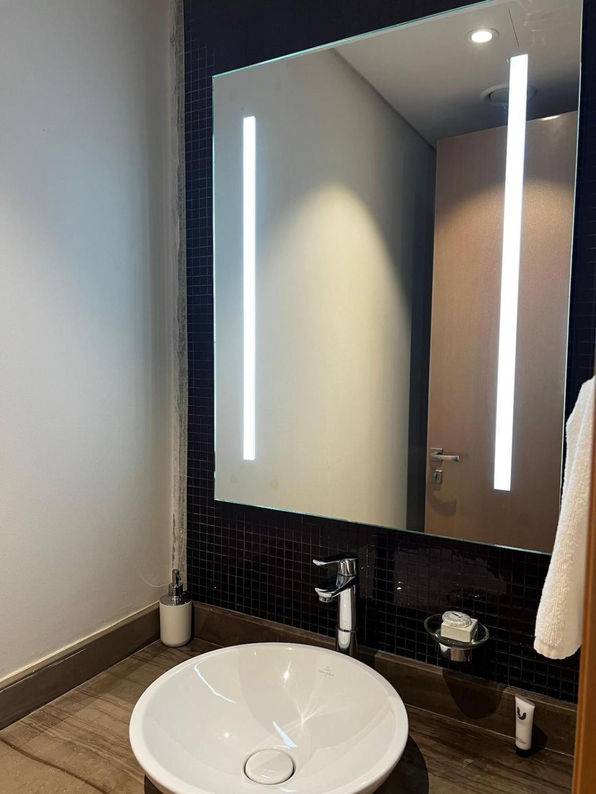 Apartment 4004 Burj View Luxury Royal Montania Homes *