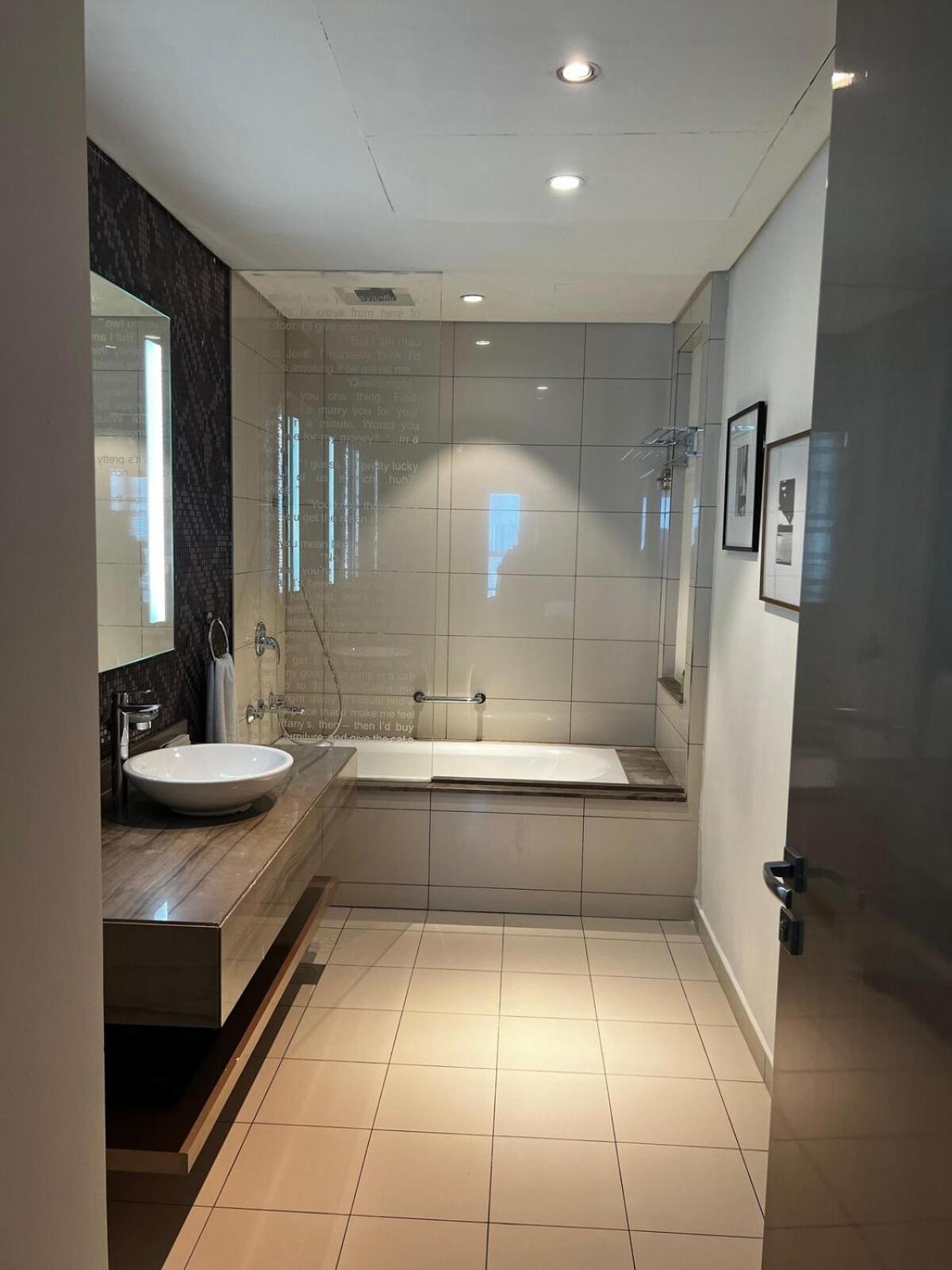 4004 Burj View Luxury Royal Montania Homes Apartment